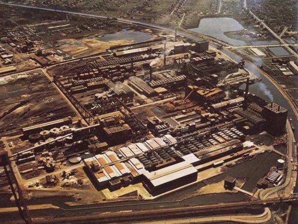 81. 1968 Luchtfoto Balen