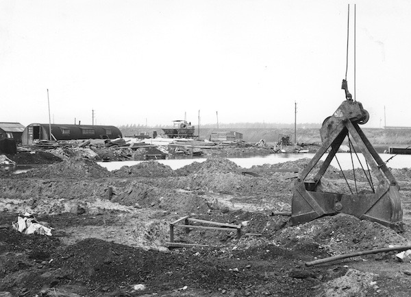 101. 1962-07-12 Eerste spade hoekstation