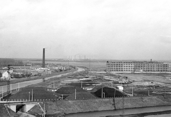 14. Zicht op katoen kolenhaven glasfabriek