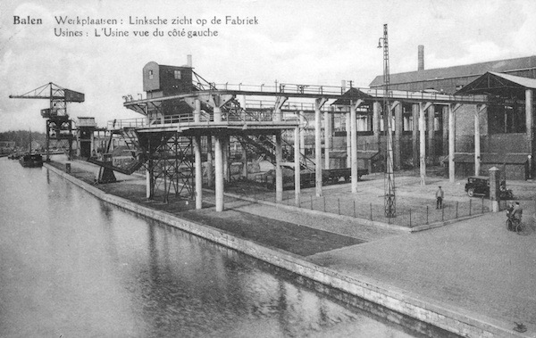43. 1931 Linksche zicht op de Fabriek