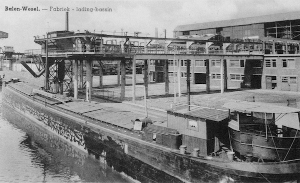 45. Na 1931 Lading met boot