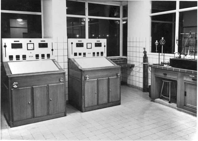 16. Labo analyrtique, salle de polorographie