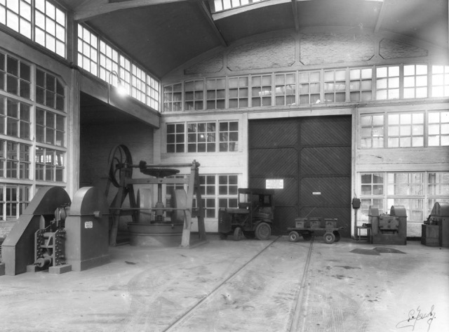 21. 1953-07 Labo staaldienst