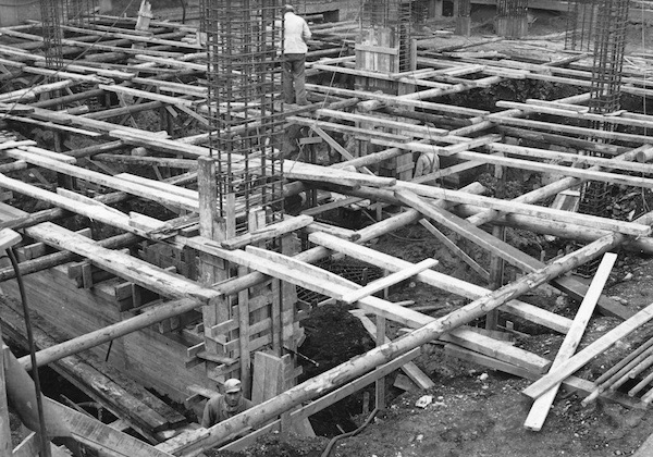 27. 1957-06-12 Electrolyse nieuw hal 5-8