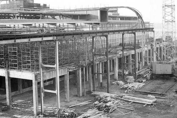 46.. 1969 Electrolyse doorgang aan Hal 15-16