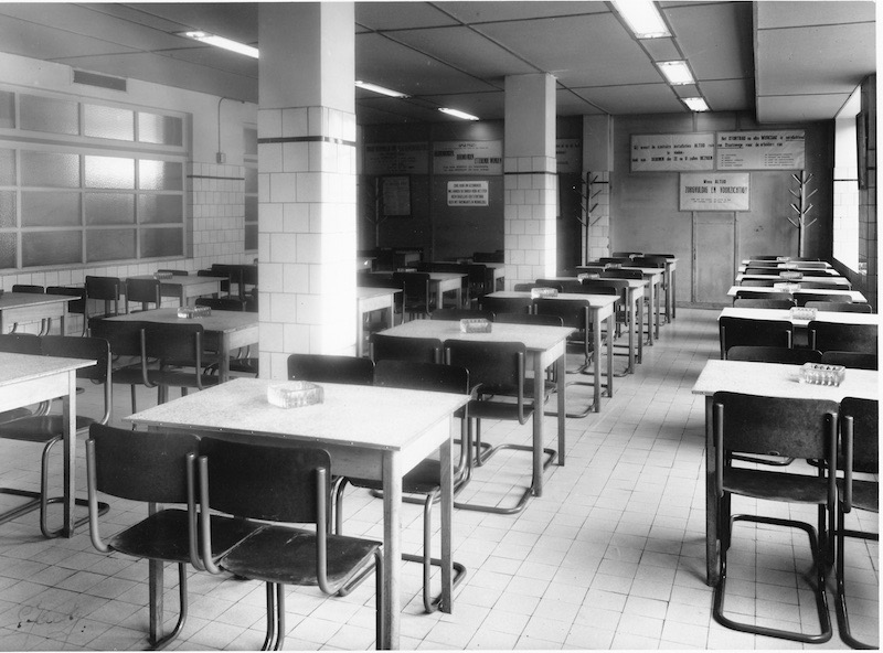 44. 1953-07 Cubilots Eetzaal