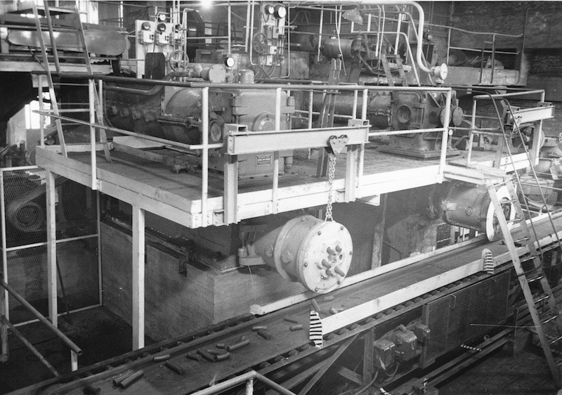 49g. 1958-11-27 Cubilots Machine boudineuse (worsten)