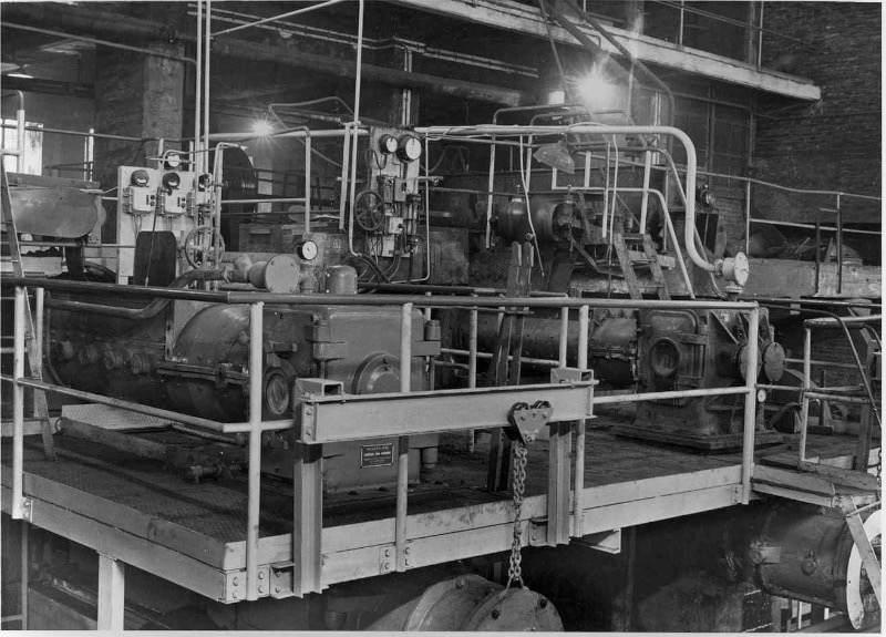 49h. 1958-11-28 Brikettenpers Cubilots
